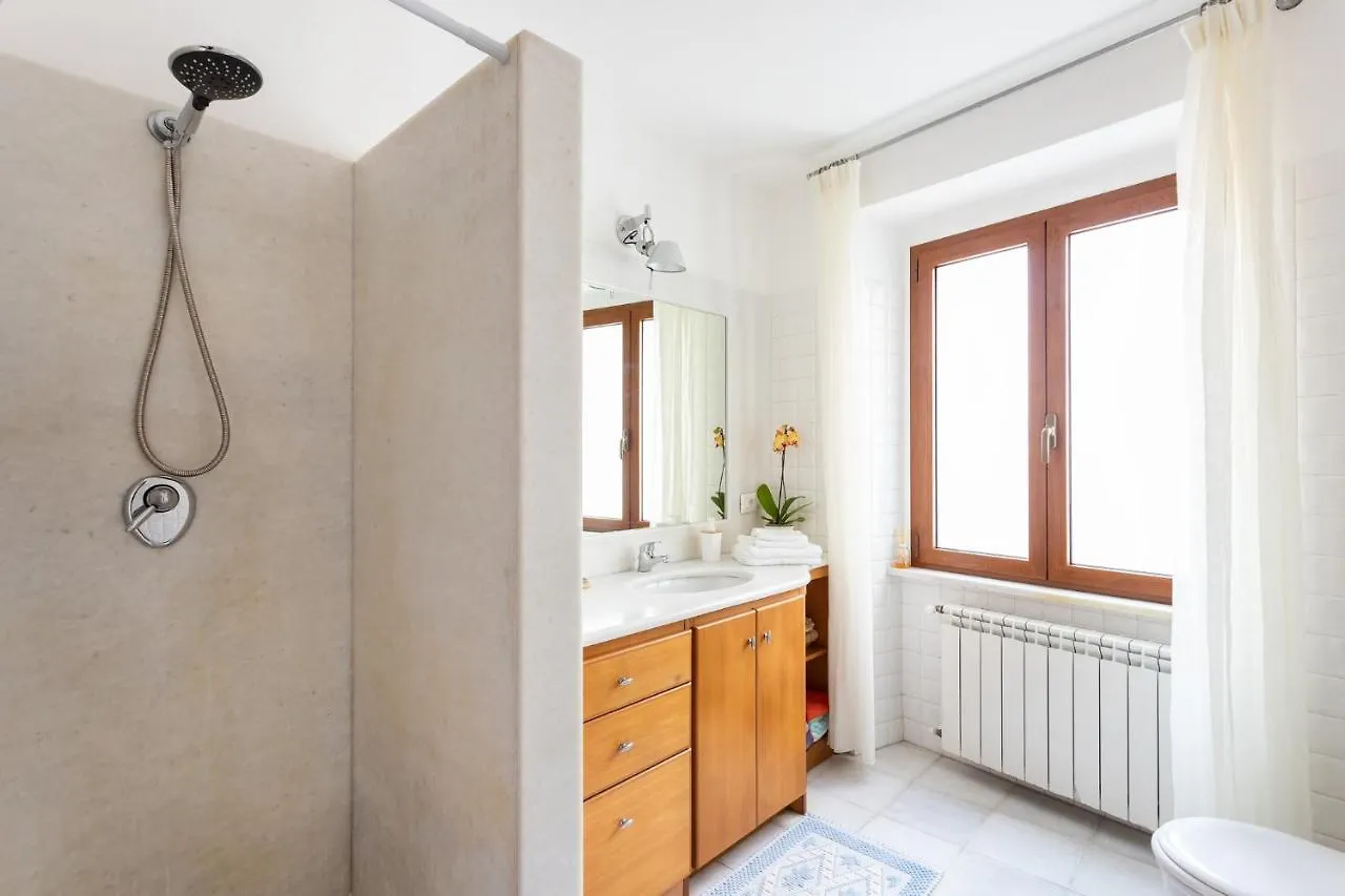 Spacious 3-Bedroom Apartment With Courtyard In Tempio Pausania - Perfect For Families