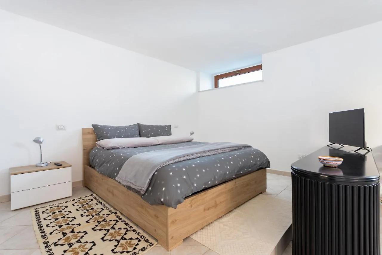 Spacious 3-Bedroom Apartment With Courtyard In Tempio Pausania - Perfect For Families